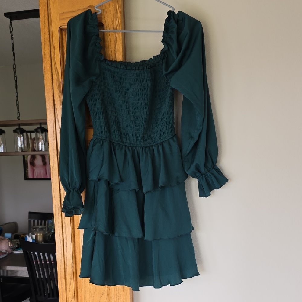 Emerald Ruffle Dress Women's Size Small Dillards